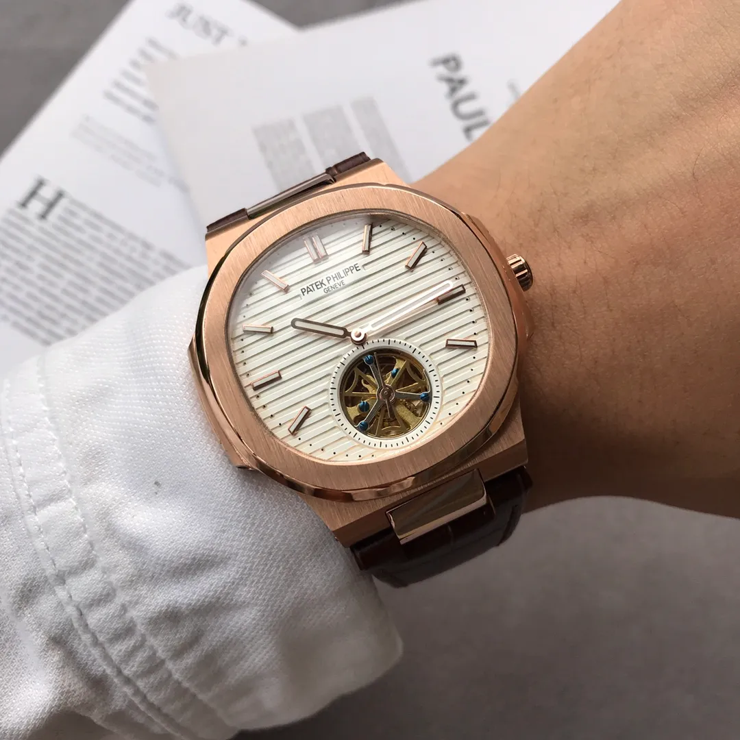 【Foreign trade import】💰1360! Patek Philippe/PATEK PHILIPPE [Series]: NAUTILUS series [Style]: Men's watch [Size]: Diameter 40mm, thickness 13mm (hand measurement is not accurate, and there is an error of 1~2m. [Movement]: Fully automatic mechanical movement carries the most complex features in the field of advanced watchmaking [Glass]: Mineral wear-resistant mirror [Strap]: Original stainless steel belt/Imported cow leather strap [Case]: Modern materials such as stainless steel [Buckle]: Original folding buckle for steel belt/original butterfly buckle for belt F80!